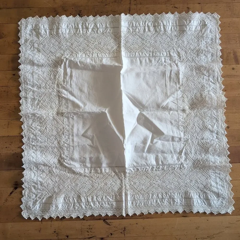 Vintage lace square small tablecloth 22